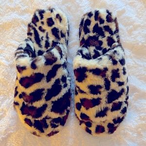 Ladies indoor/outdoor slippers Size 9